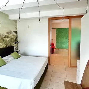  Apartment Leaf
